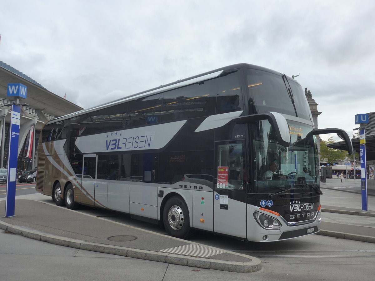 (221'370) - VBL Luzern - Nr. 808/LU 15'091 - Setra am 25. September 2020 beim Bahnhof Luzern