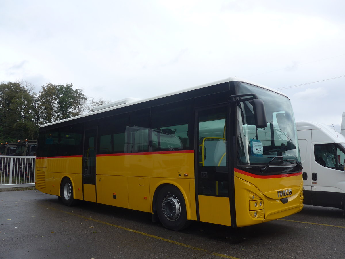 (221'541) - PostAuto - Iveco am 27. September 2020 in Hendschiken, Iveco