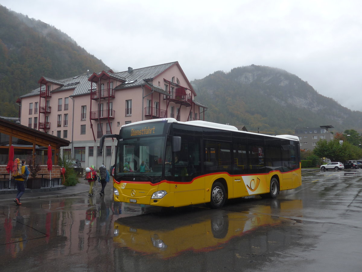 (221'658) - Flck, Brienz - Nr. 21/BE 623'971 - Mercedes am 10. Oktober 2020 in Meiringen, Postautostation