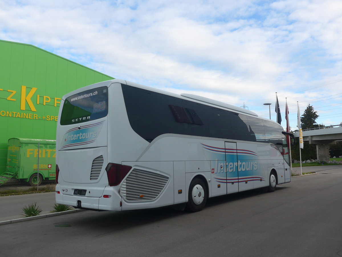 (221'695) - Intertours, Domdidier - Setra am 11. Oktober 2020 in Kerzers, Interbus