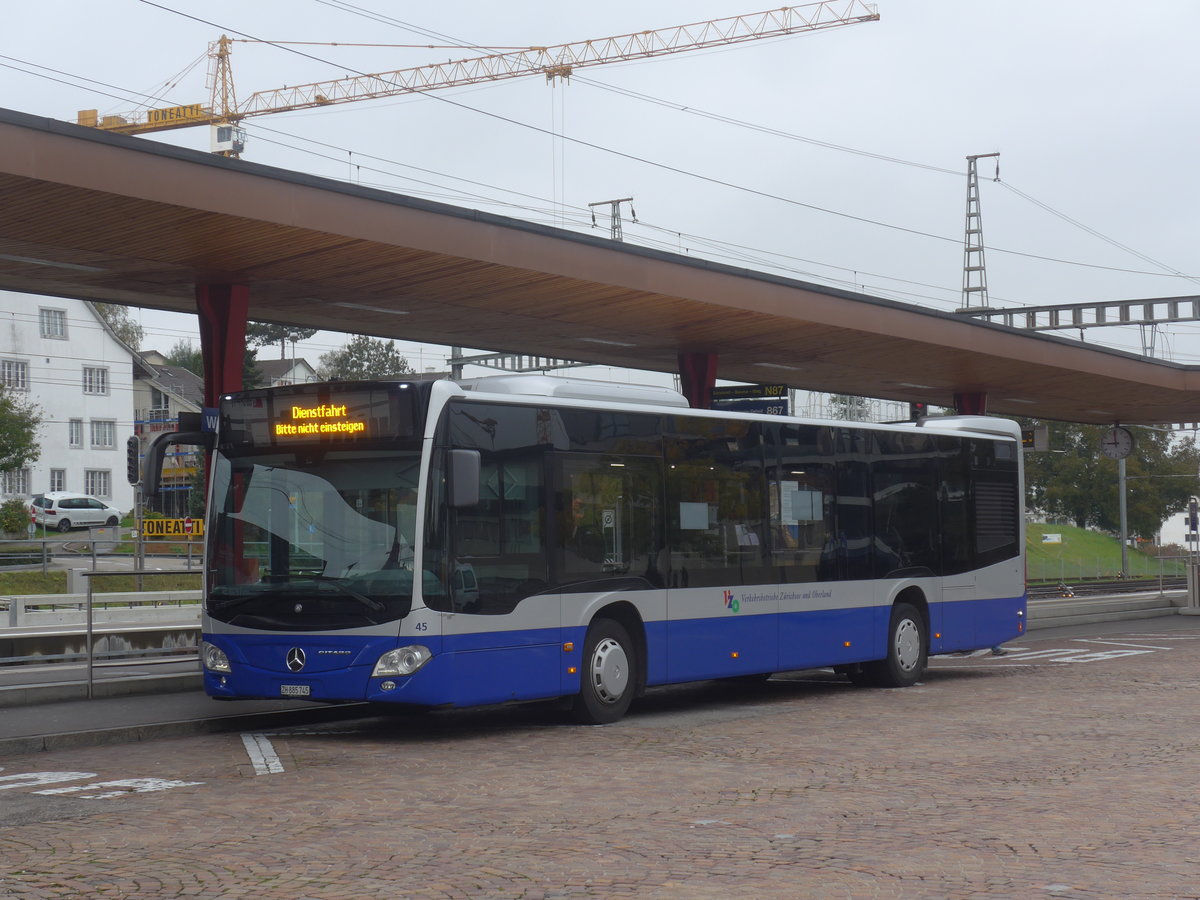 (221'789) - VZO Grningen - Nr. 45/ZH 885'745 - Mercedes am 12. Oktober 2020 beim Bahnhof Wetzikon