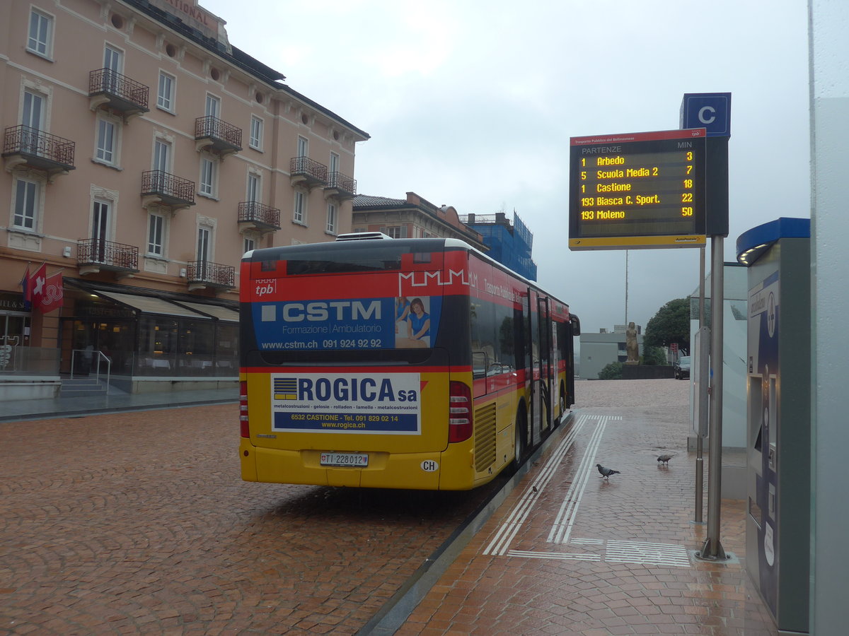 (222'522) - AutoPostale Ticino - TI 228'012 - Mercedes am 23. Oktober 2020 beim Bahnhof Bellinzona