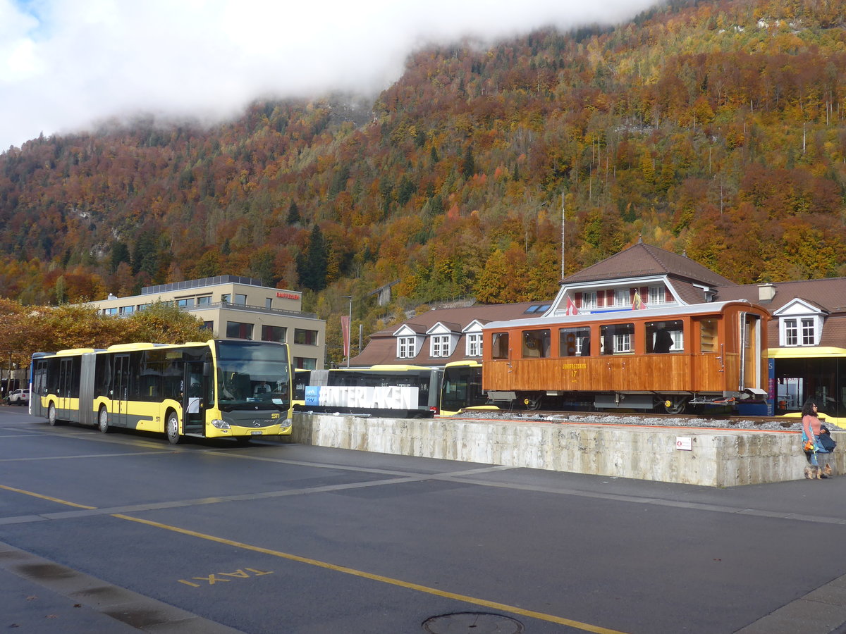 (222'605) - STI Thun - Nr. 182/BE 804'182 - Mercedes am 24. Oktober 2020 beim Bahnhof Interlaken Ost