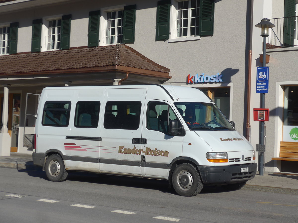 (223'592) - Kander-Reisen, Frutigen - Nr. 15/BE 561'221 - Renault am 17. Februar 2021 beim Bahnhof Frutigen