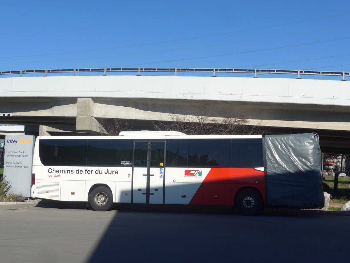 (223'681) - CJ Tramelan - Nr. 121 - Setra am 21. Februar 2021 in Kerzers, Interbus