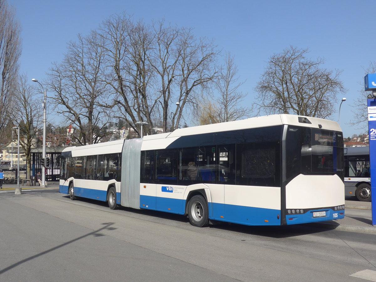 (223'781) - VBL Luzern - Nr. 105/LU 15'053 - Solaris am 26. Februar 2021 beim Bahnhof Luzern