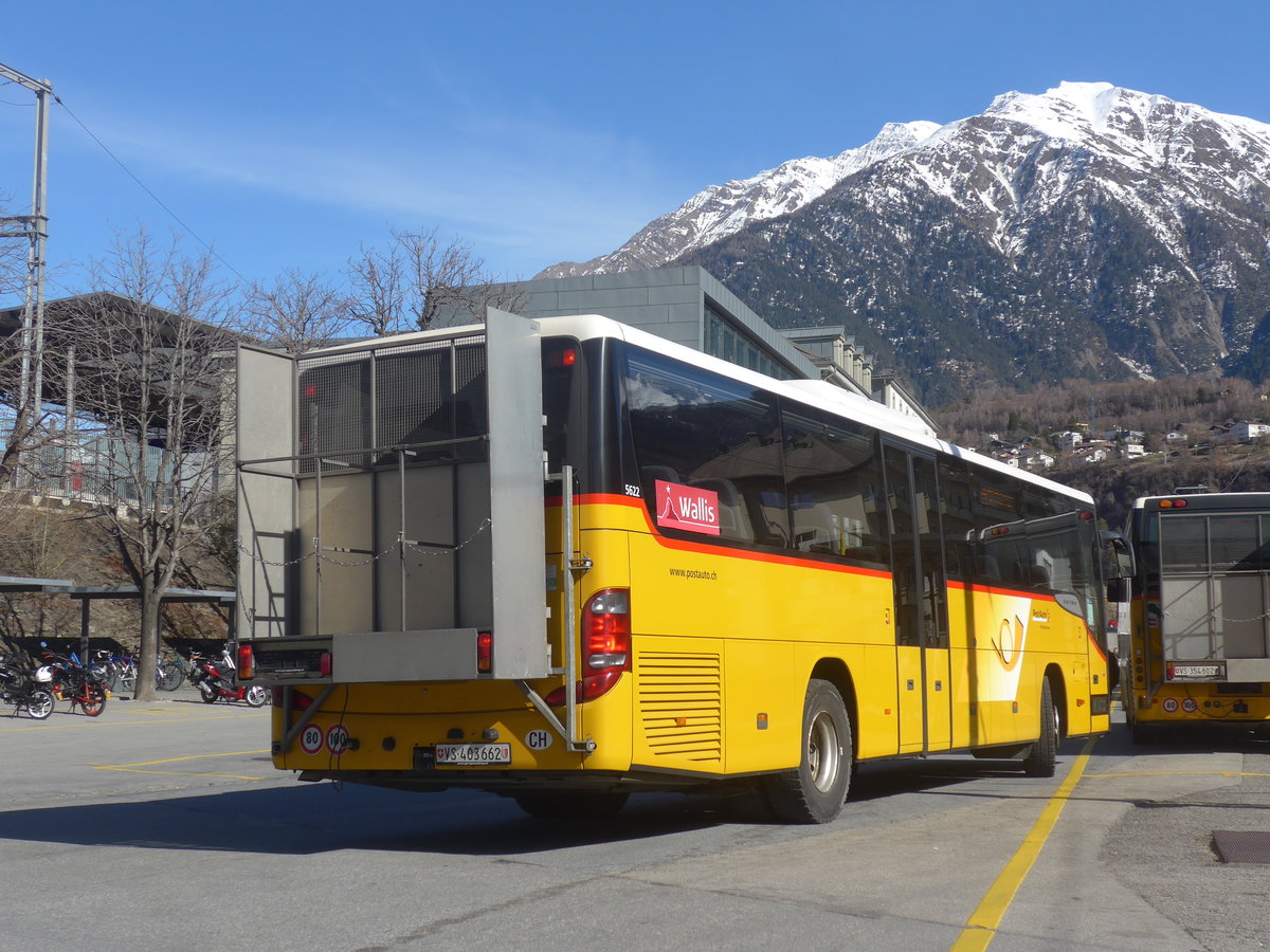 (223'922) - PostAuto Wallis - VS 403'662 - Setra am 2. Mrz 2021 beim Bahnhof Brig