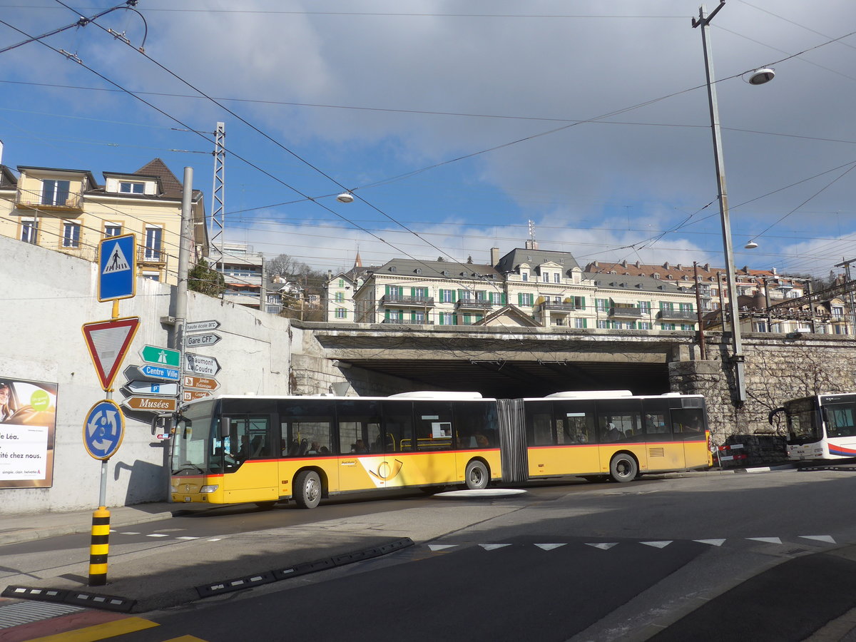 (224'235) - PostAuto Bern - Nr. 689/NE 165'367 - Mercedes (ex BE 834'689; ex Hfliger, Sursee Nr. 7) am 20. Mrz 2021 beim Bahnhof Neuchtel (Einsatz CarPostal)