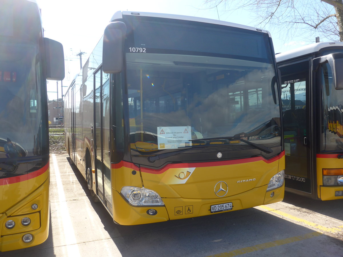 (224'306) - CarPostal Ouest - VD 205'674 - Mercedes am 20. Mrz 2021 in Yverdon, Garage