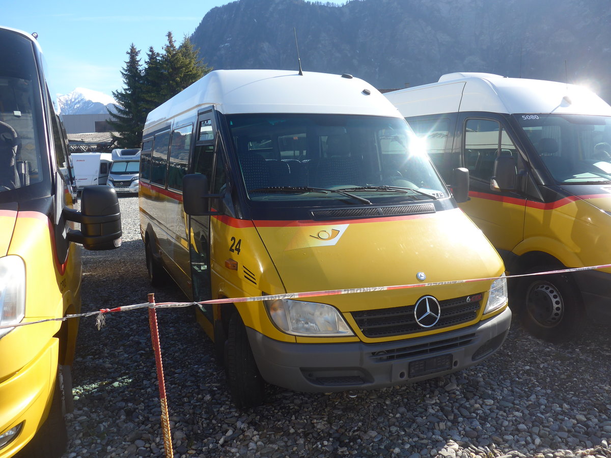 (224'492) - PostAuto Wallis - Nr. 24 - Mercedes am 28. Mrz 2021 in Landquart, Garage Badill