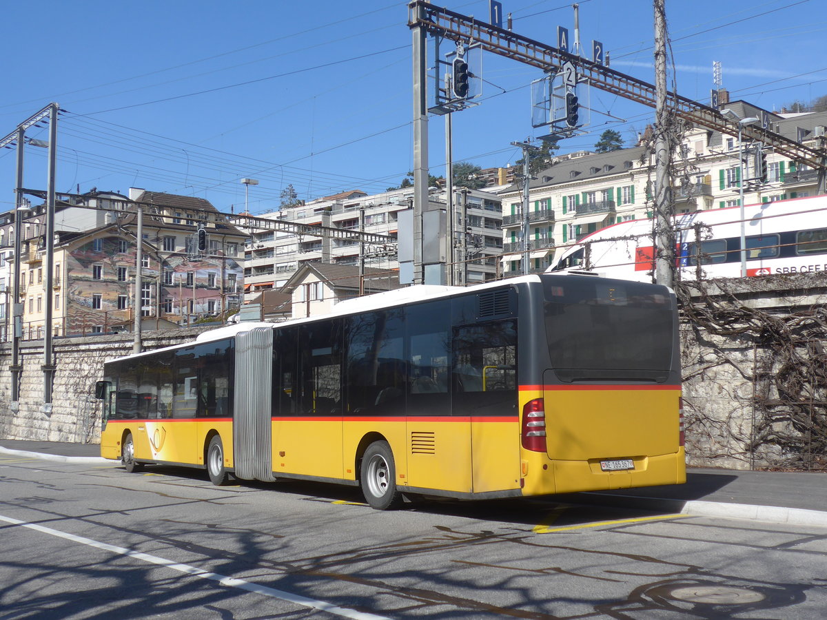 (224'553) - PostAuto Bern - Nr. 689/NE 165'367 - Mercedes (ex BE 834'689; ex Hfliger, Sursee Nr. 7) am 29. Mrz 2021 beim Bahnhof Neuchtel (Einsatz CarPostal)