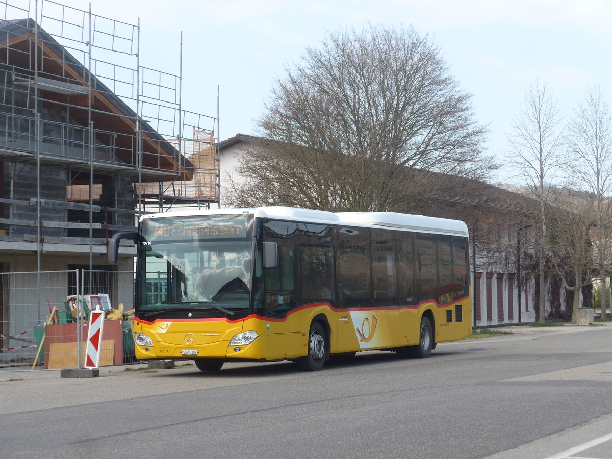 (224'774) - CarPostal Ouest - VD 615'807 - Mercedes am 2. April 2021 beim Bahnhof Moudon