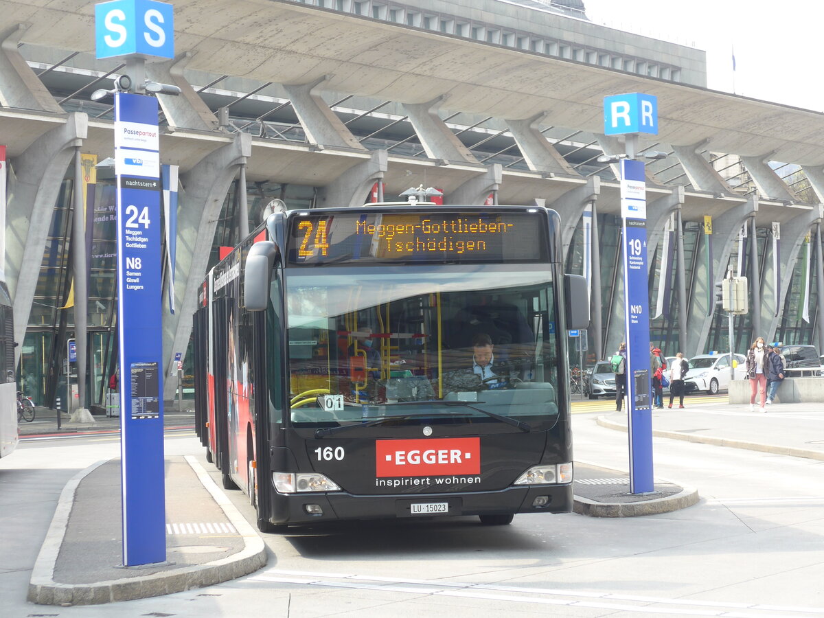 (225'093) - VBL Luzern - Nr. 160/LU 15'023 - Mercedes am 18. April 2021 beim Bahnhof Luzern