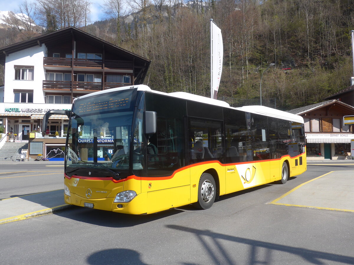 (225'191) - Flck, Brienz - Nr. 4/BE 517'311 - Mercedes am 21. April 2021 beim Bahnhof Brienz