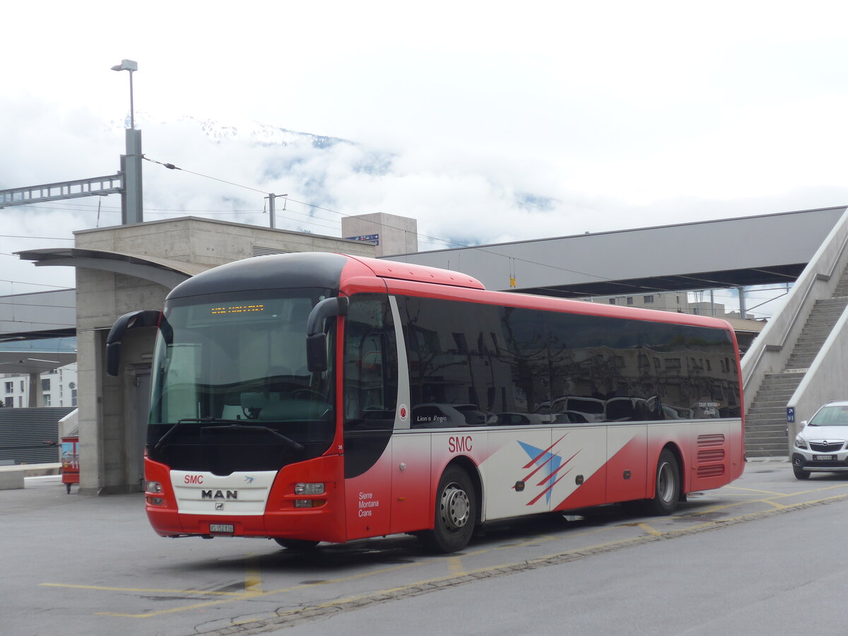 (225'404) - SMC Montana - Nr. 36/VS 352'836 - MAN am 1. Mai 2021 beim Bahnhof Sierre