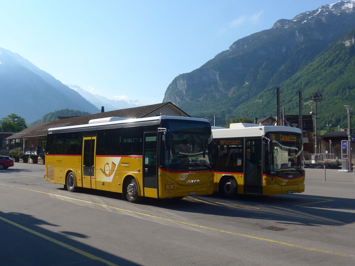 (225'811) - Flck, Brienz - Nr. 24/BE 868'724 - Iveco am 11. Juni 2021 in Meiringen, Postautostation