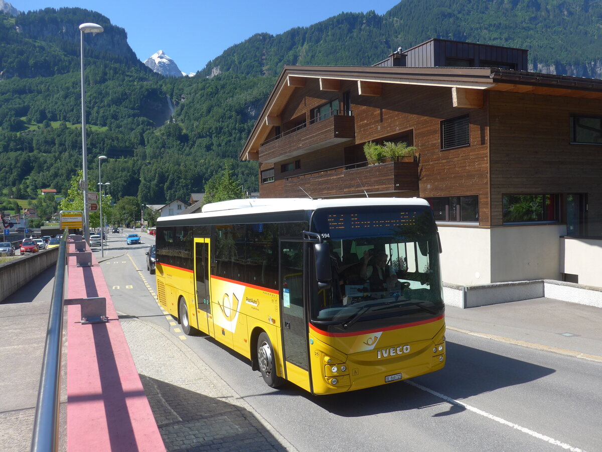 (226'258) - Flck, Brienz - Nr. 25/BE 868'725 - Iveco am 10. Juli 2021 in Meiringen, Alpbach Parkplatz