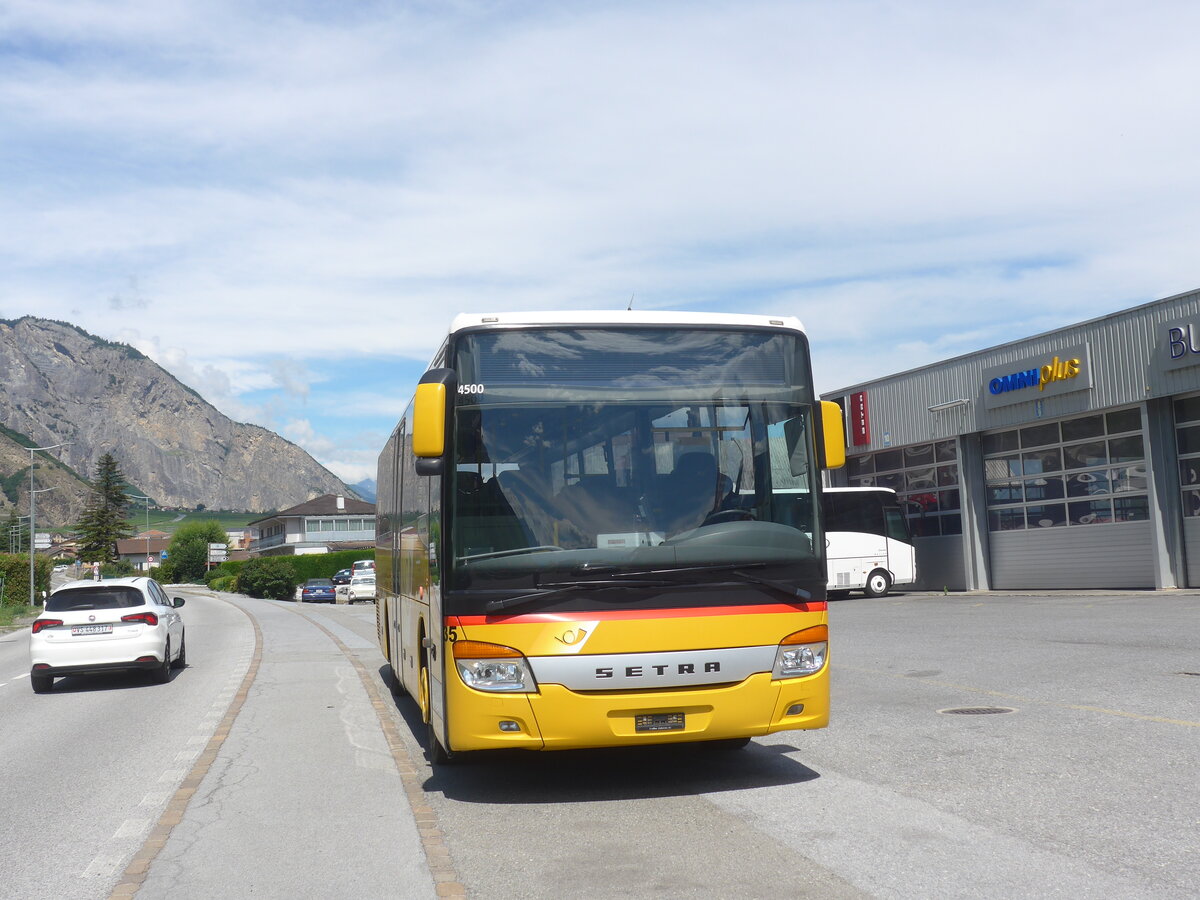 (226'534) - PostAuto Wallis - Nr. 35 - Setra (ex TSAR, Sierre; ex Pfammatter, Sierre) am 17. Juli 2021 in Leytron, Garage Buchard