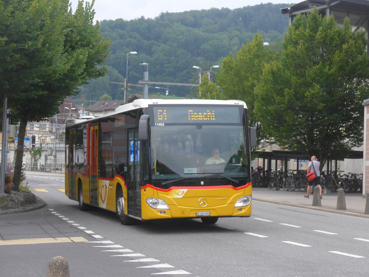 (226'683) - PostAuto Bern - BE 654'090 - Mercedes am 24. Juli 2021 beim Bahnhof Spiez