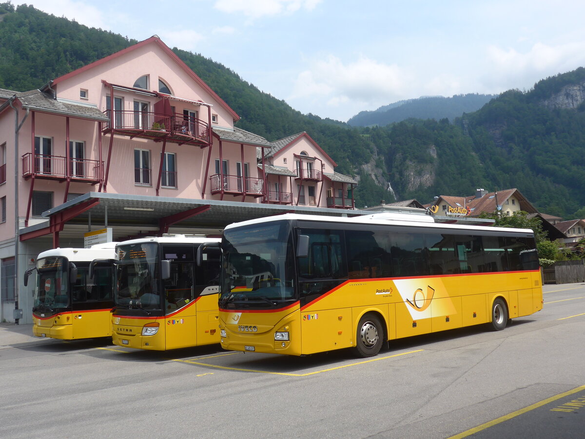 (226'727) - PostAuto Bern - Nr. 88/BE 485'297 - Iveco am 24. Juli 2021 in Meiringen, Postautostation