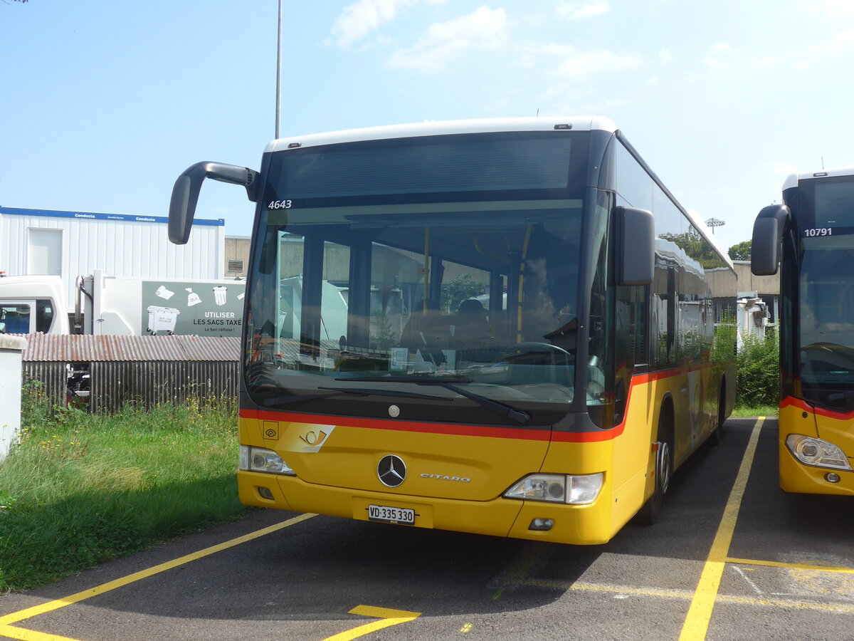 (227'285) - CarPostal Ouest - VD 335'330 - Mercedes am 15. August 2021 in Yverdon, Garage