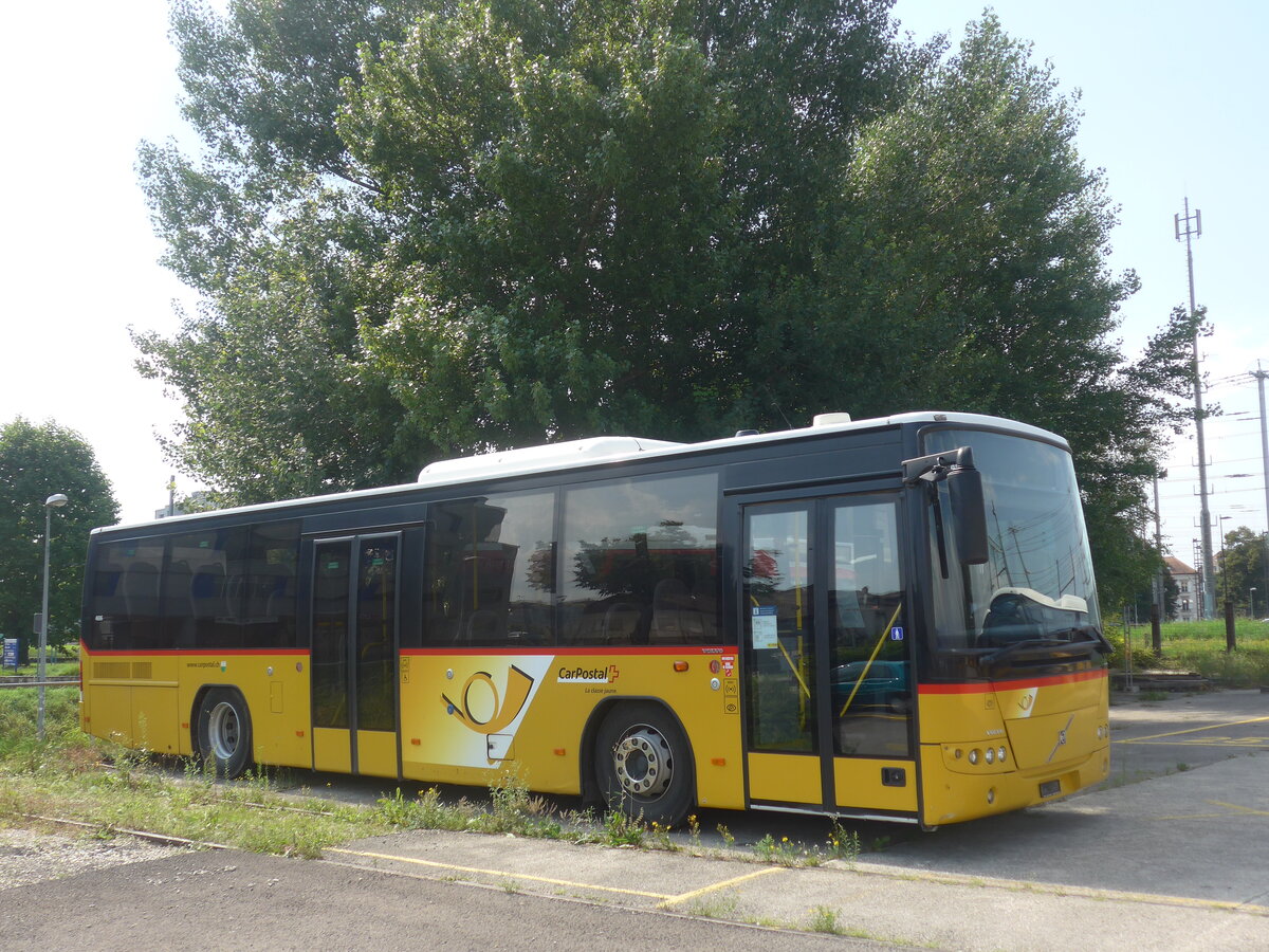 (227'303) - CarPostal Ouest - (VD 124'779) - Volvo am 15. August 2021 in Yverdon, Garage