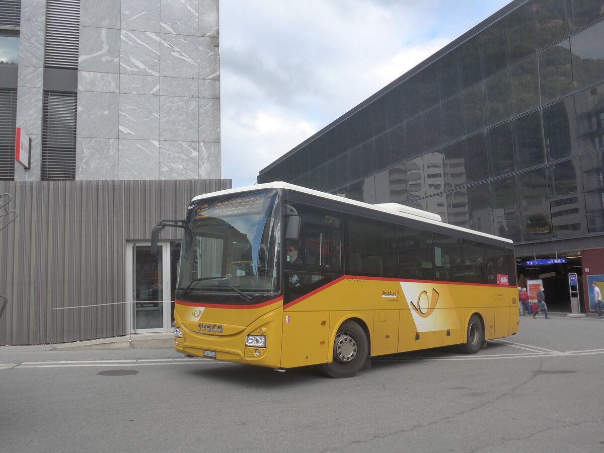 (227'607) - BUS-trans, Visp - VS 123'123 - Iveco am 29. August 2021 beim Bahnhof Visp