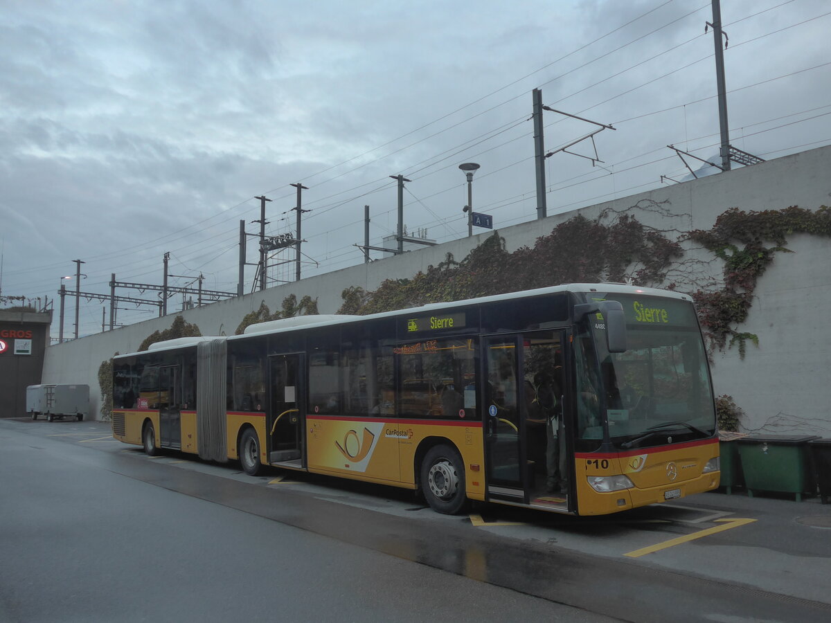 (227'906) - PostAuto Wallis - Nr. 10/VS 241'995 - Mercedes am 11. September 2021 beim Bahnhof Visp