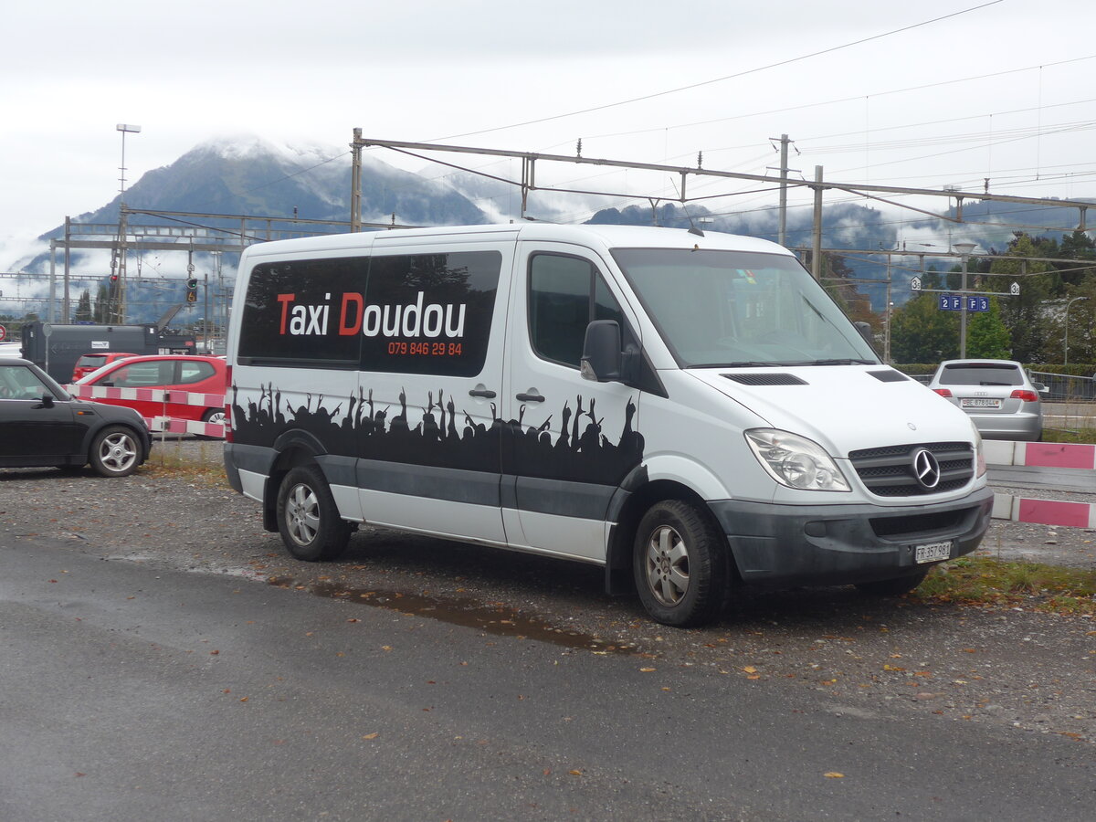 (228'200) - Taxi Doudou, Lully - FR 357'981 - Mercedes am 19. September 2021 in Thun, Rosenau