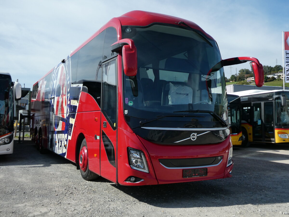 (228'609) - Eberhard, Altendorf - Volvo am 2. Oktober 2021 in Schmerikon, Thomann