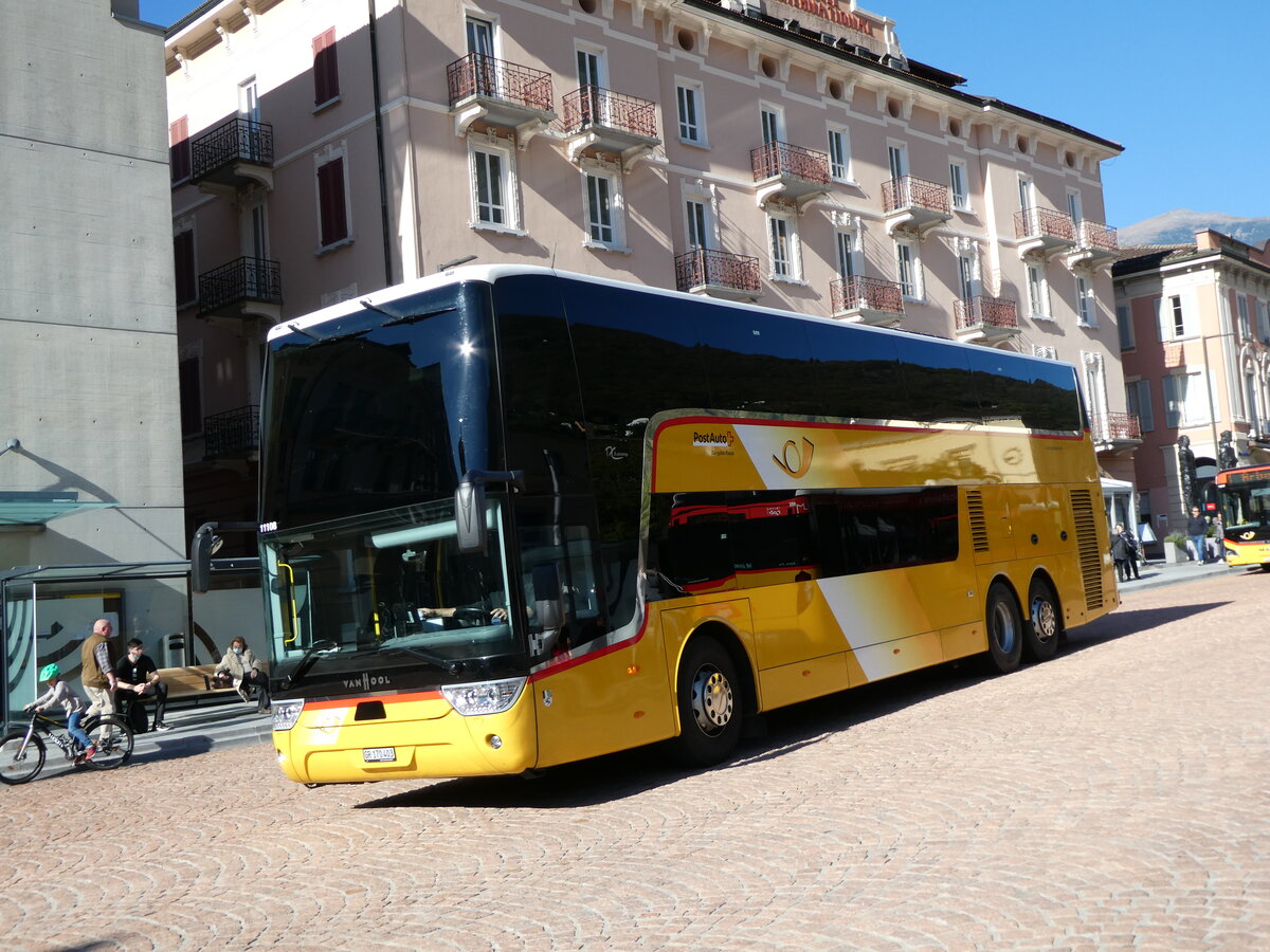 (229'194) - PostAuto Graubnden - GR 170'403 - Van Hool am 14. Oktober 2021 beim Bahnhof Bellinzona