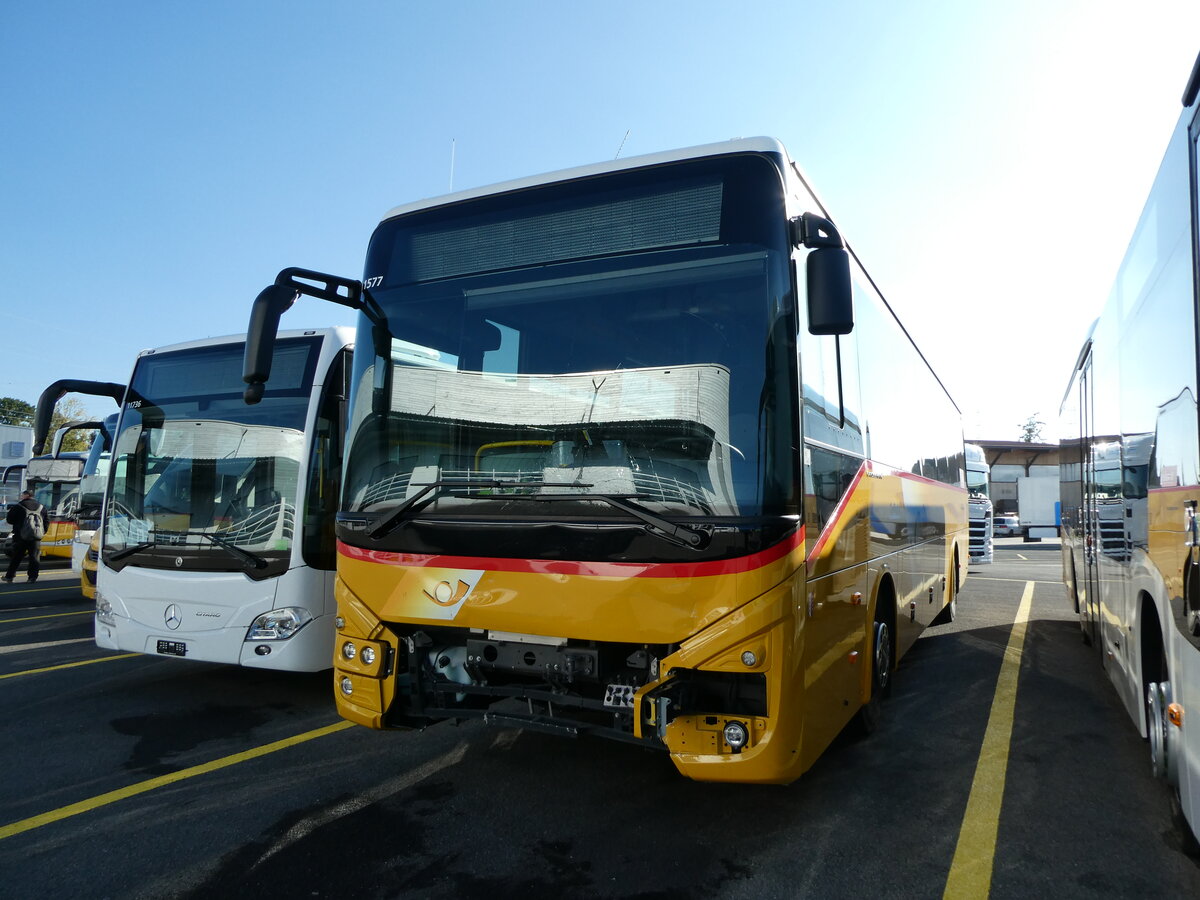 (229'360) - PostAuto Wallis - Nr. 31/VS 449'945 - Iveco am 16. Oktober 2021 in Kerzers, Interbus