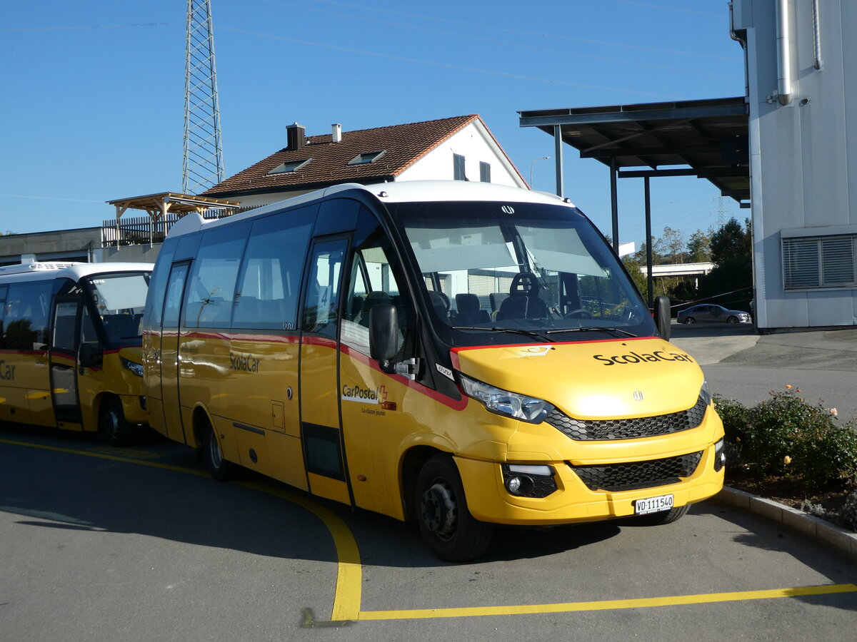 (229'371) - CarPostal Ouest - VD 111'540 - Iveco/UNVI am 16. Oktober 2021 in Kerzers, Interbus