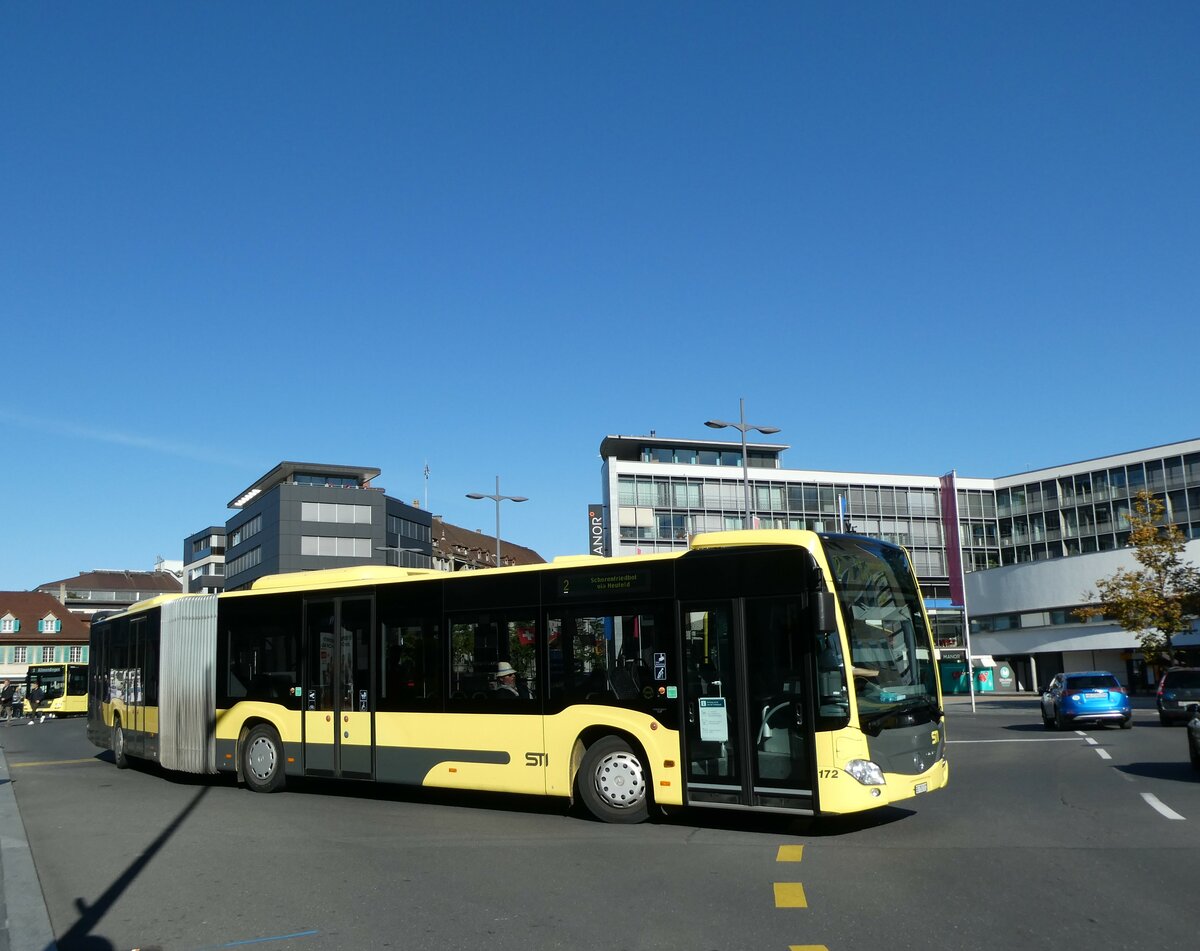 (229'383) - STI Thun - Nr. 172/BE 752'172 - Mercedes am 17. Oktober 2021 beim Bahnhof Thun