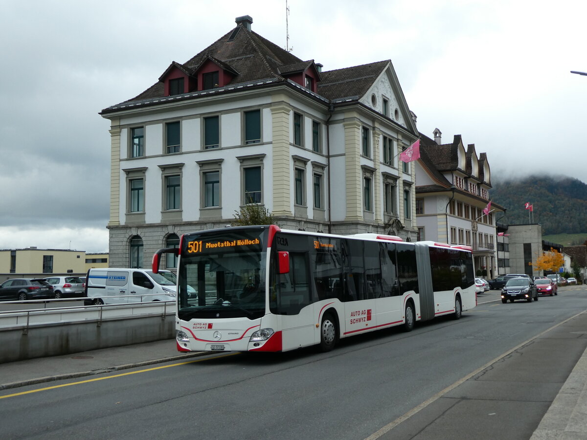 (229'626) - AAGS Schwyz - Nr. 38/SZ 57'338 - Mercedes am 22. Oktober 2021 in Schwyz, Zentrum