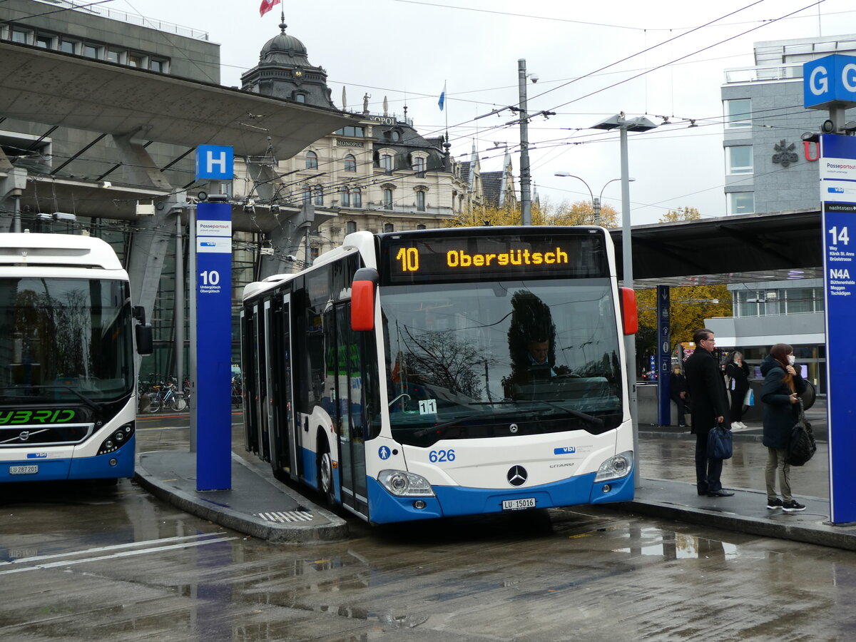 (229'677) - VBL Luzern - Nr. 626/LU 15'016 - Mercedes am 22. Oktober 2021 beim Bahnhof Luzern