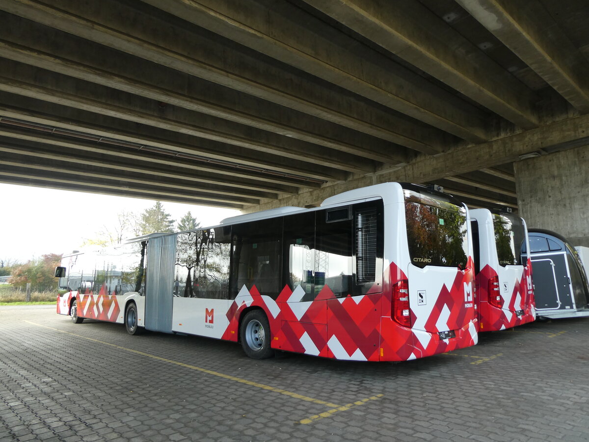 (229'939) - CarPostal Ouest - PID 11'739 - Mercedes am 31. Oktober 2021 in Kerzers, Murtenstrasse