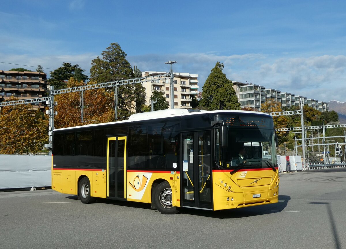 (230'307) - AutoPostale Ticino - Nr. 552/TI 326'902 - Volvo am 10. November 2021 beim Bahnhof Lugano