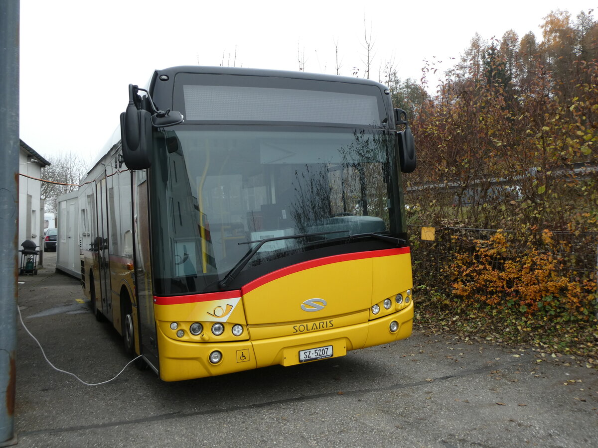 (230'855) - Lienert&Ehrler, Einsiedeln - SZ 5207 - Solaris am 21. November 2021 in Pfffikon, Garage