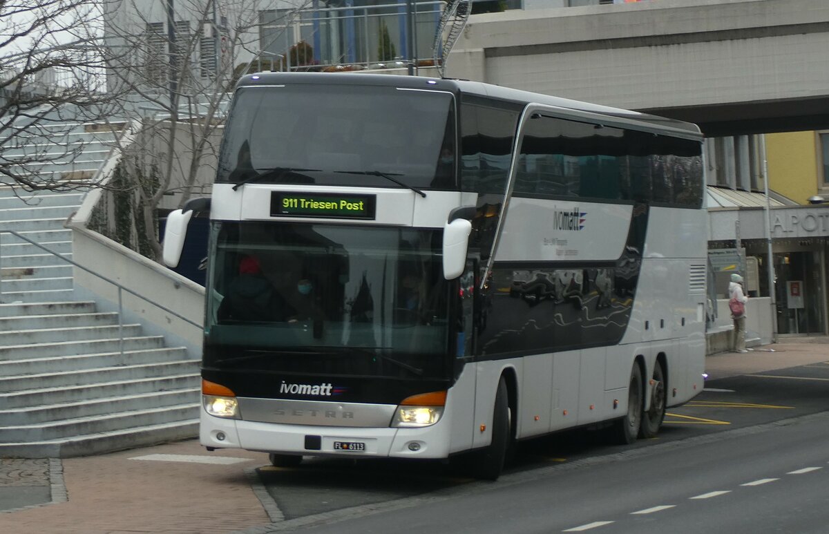 (231'331) - Matt, Mauren - Nr. 3/FL 6113 - Setra (ex Albus, D-Mnchen Nr. M8063) am 15. Dezember 2021 in Vaduz, Post