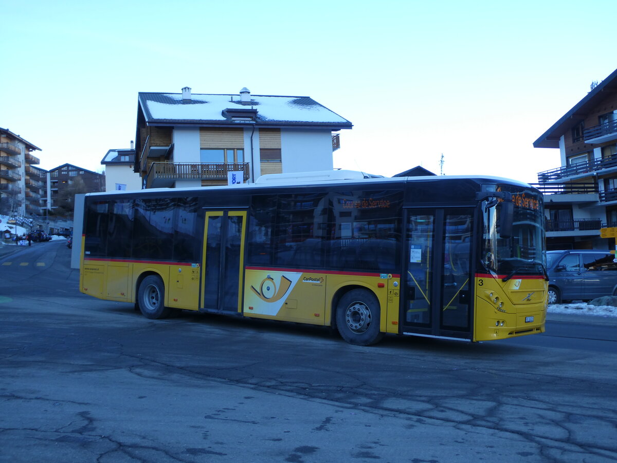 (231'646) - Lathion, Sion - Nr. 3/VS 26'221 - Volvo am 1. Januar 2022 in Haute-Nendaz, Tlcabine