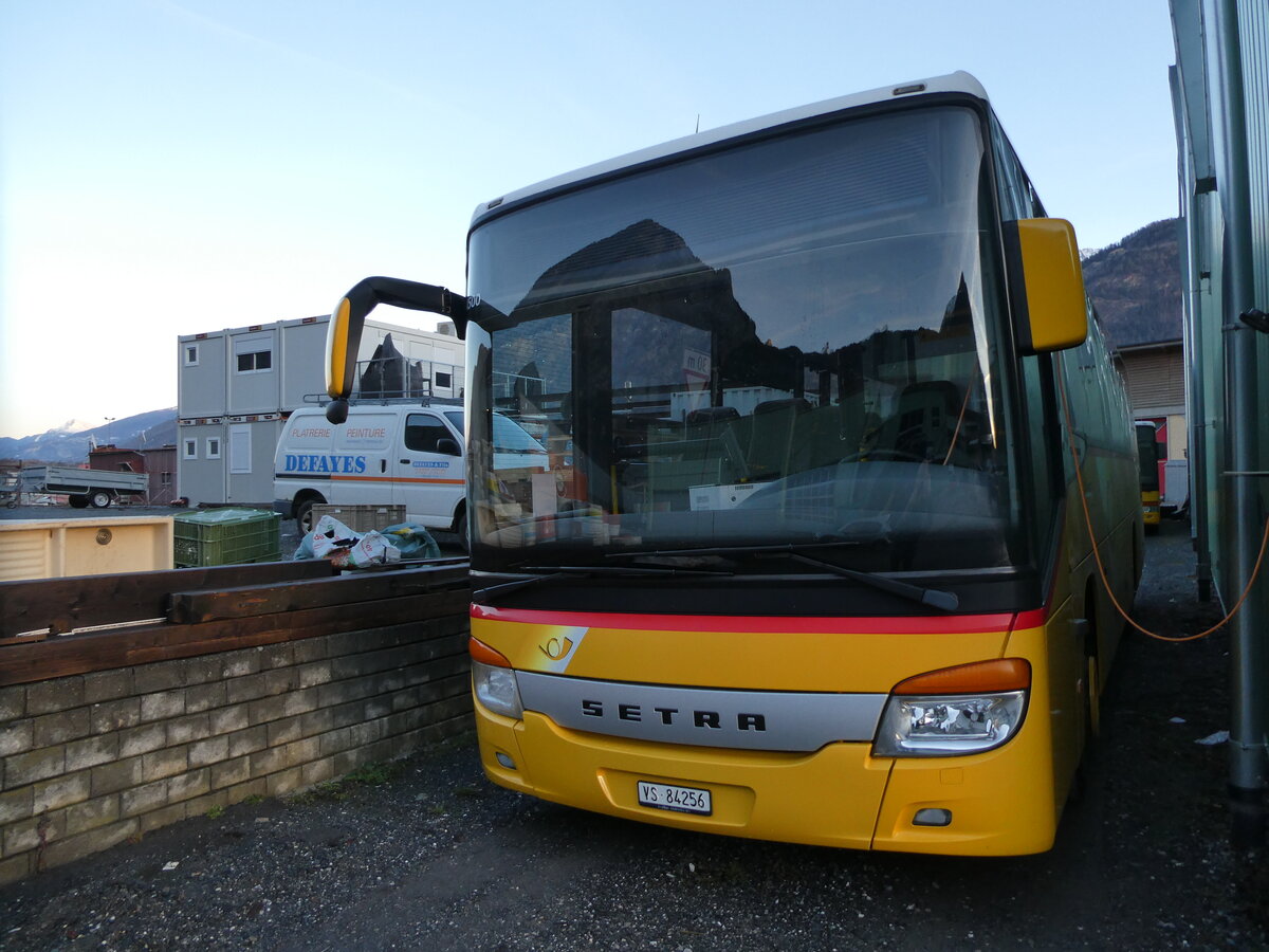 (231'692) - Buchard, Leytron - Nr. 35/VS 84'256 - Setra (ex PostAuto Wallis Nr. 35; ex TSAR, Sierre; ex Pfammatter, Sierre) am 1. Januar 2022 in Leytron, Garage