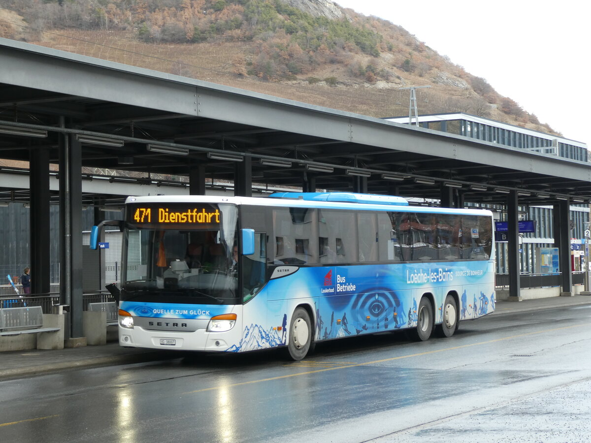 (231'758) - LBB Susten - Nr. 7/VS 38'007 - Setra am 2. Januar 2022 beim Bahnhof Leuk