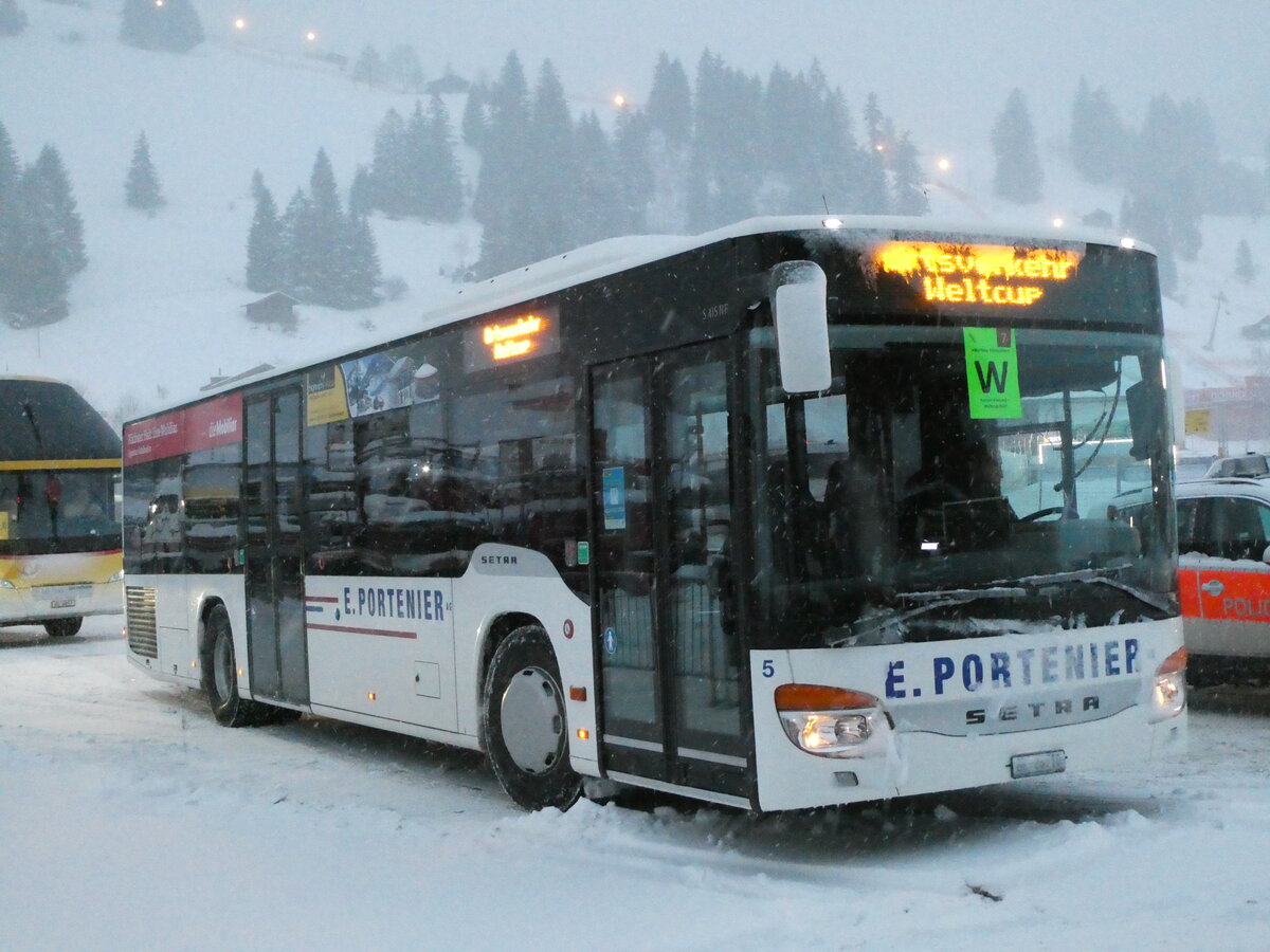 (231'790) - Portenier, Adelboden - Nr. 5/BE 26'710 - Setra am 9. Januar 2022 in Adelboden, Weltcup