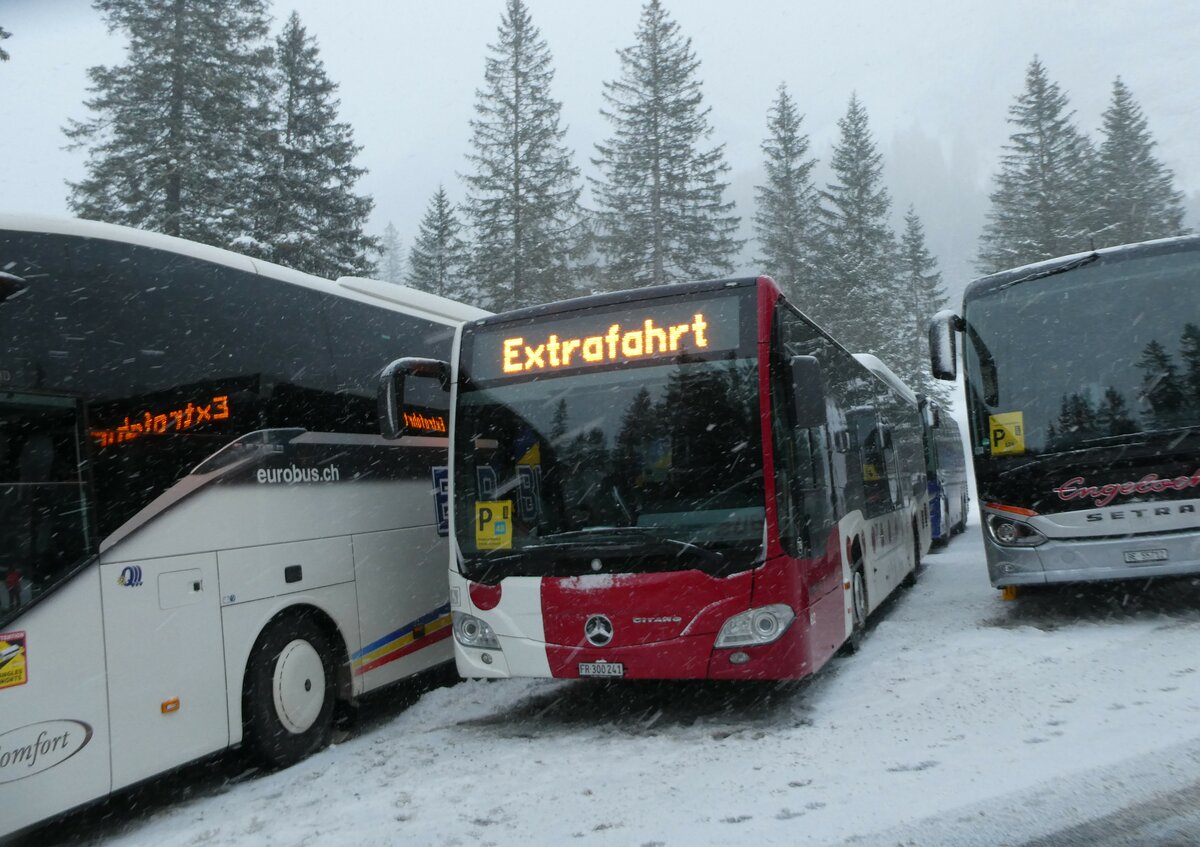 (231'873) - TPF Fribourg (Wieland 76) - Nr. 612/FR 300'241 - Mercedes am 9. Januar 2022 in Adelboden, Unter dem Birg