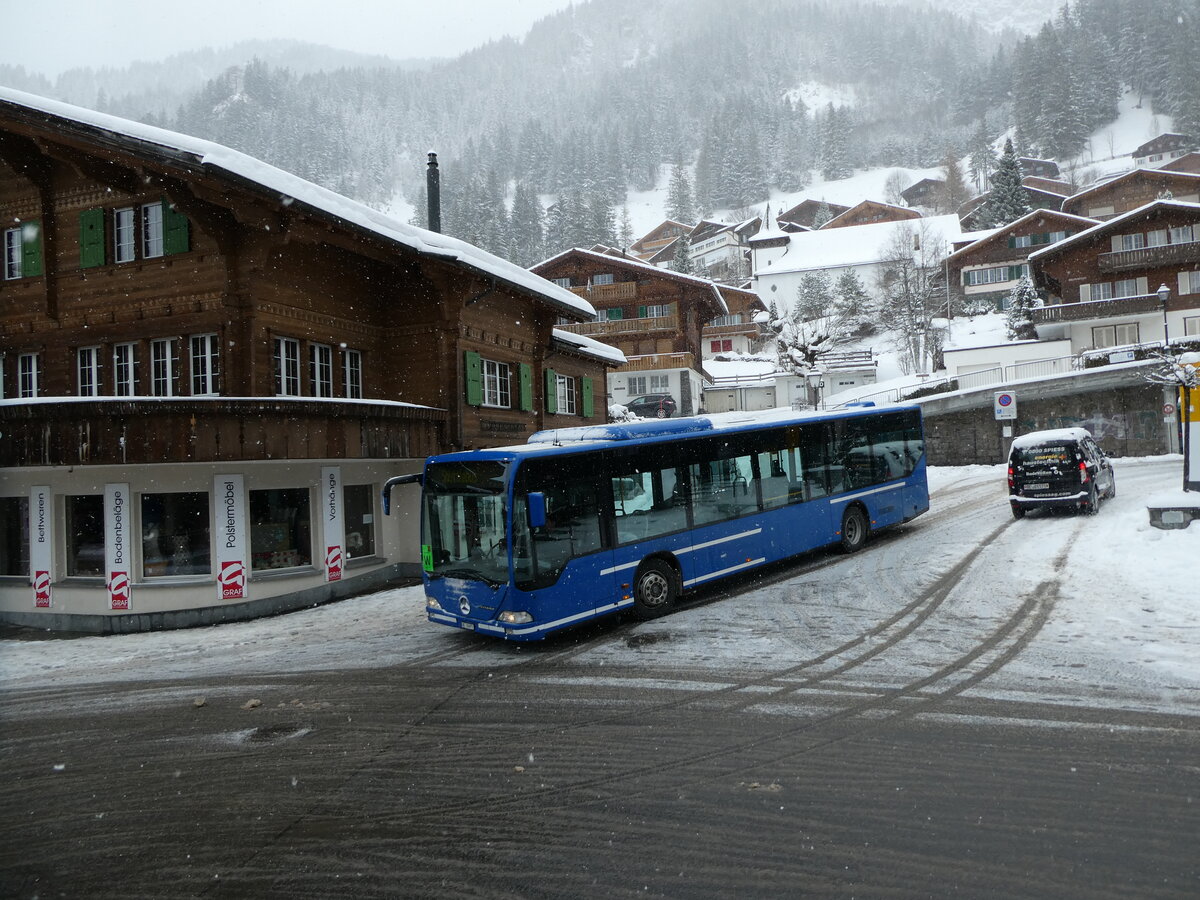 (231'952) - Tritten, Zweisimmen - BE 26'971 - Mercedes (ex BE 633'034; ex AFA Adelboden Nr. 94) am 9. Januar 2022 in Adelboden, Busstation