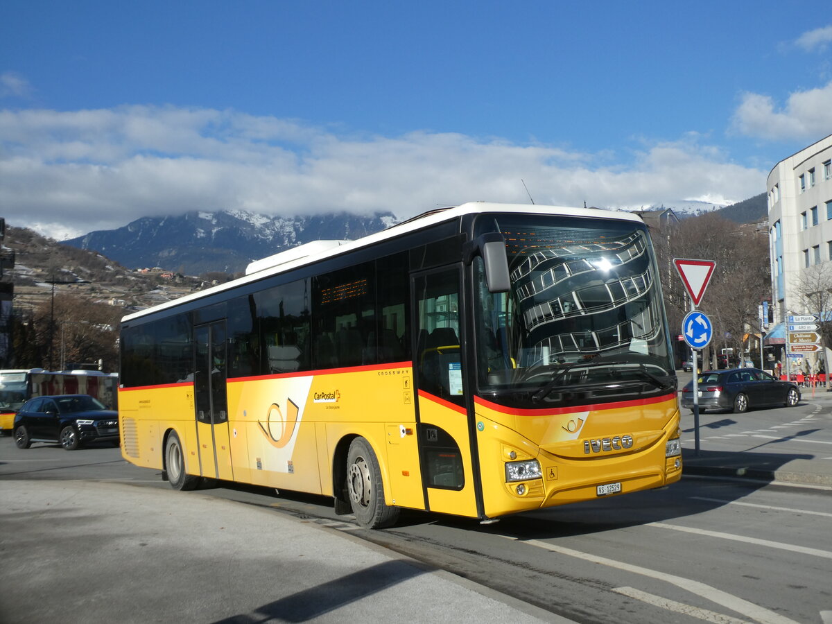 (232'195) - Mabillard, Lens - VS 12'529 - Iveco am 21. Januar 2022 beim Bahnhof Sion