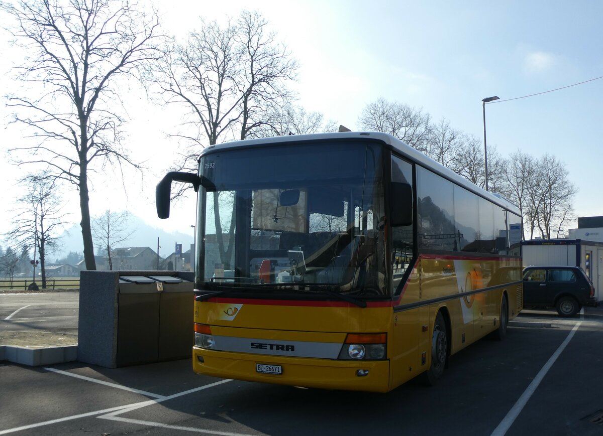 (232'426) - Spring, Schwenden - BE 26'671 - Setra am 24. Januar 2022 beim Bahnhof Interlaken Ost