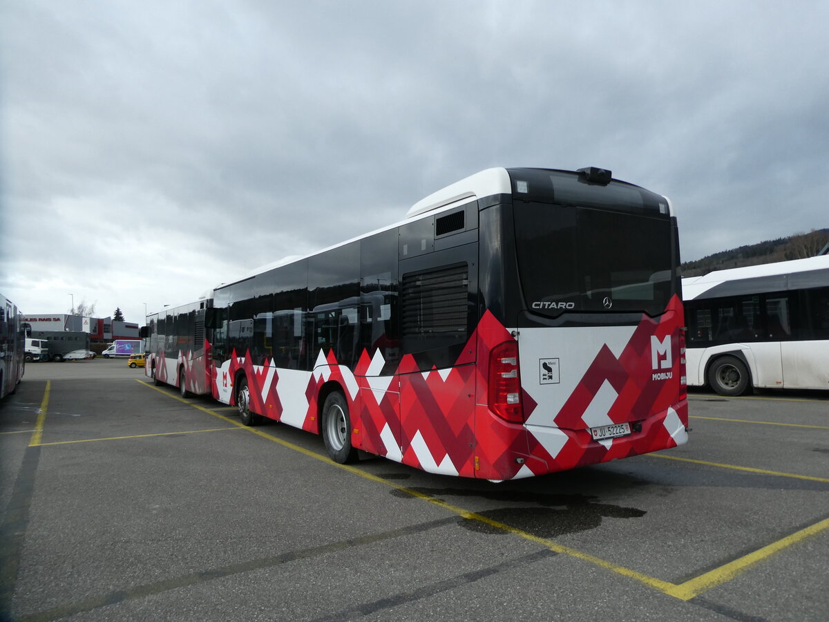 (232'648) - CarPostal Ouest - JU 52'225 - Mercedes am 6. Februar 2022 in Develier, Parkplatz