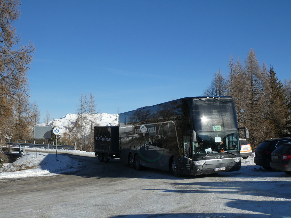 (232'758) - Aus Belgien: Heidebloem, Lanaken - 1-WCV-553 - - Van Hool am 12. Februar 2022 in Thyon 2000